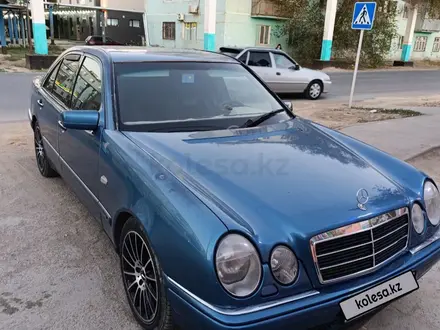 Mercedes-Benz E 320 1997 года за 2 700 000 тг. в Кызылорда – фото 2