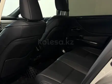 Lexus ES 250 Luxury 2.5 2022 года за 21 600 000 тг. в Астана – фото 11