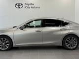 Lexus ES 250 Luxury 2.5 2022 года за 21 600 000 тг. в Астана – фото 3