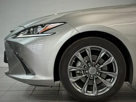 Lexus ES 250 Luxury 2.5 2022 года за 21 600 000 тг. в Астана – фото 17