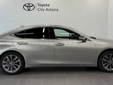 Lexus ES 250 Luxury 2.5 2022 года за 21 600 000 тг. в Астана – фото 18