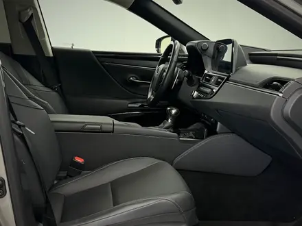 Lexus ES 250 Luxury 2.5 2022 года за 21 600 000 тг. в Астана – фото 6