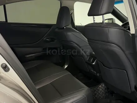 Lexus ES 250 Luxury 2.5 2022 года за 21 600 000 тг. в Астана – фото 7