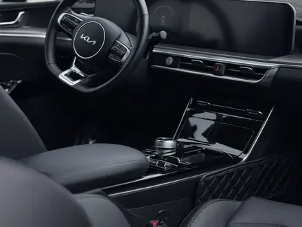 Kia K5 2025 года за 15 300 000 тг. в Уральск – фото 13