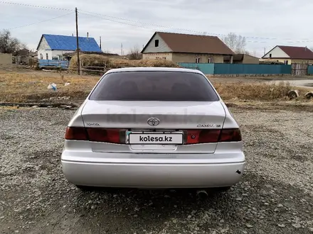 Toyota Camry 2000 года за 3 800 000 тг. в Аксуат – фото 12