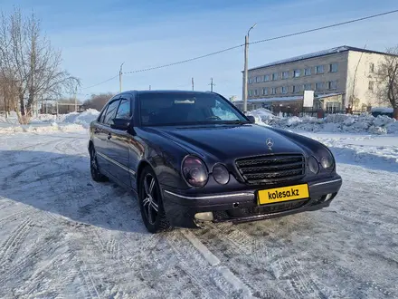 Mercedes-Benz E 200 2001 года за 5 500 000 тг. в Астана – фото 6