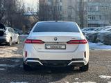 BMW i5 2024 года за 25 300 000 тг. в Алматы – фото 2