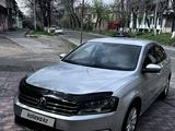 Volkswagen Passat 2014 года за 6 500 000 тг. в Шымкент – фото 2