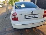 Volkswagen Passat 2003 года за 1 900 000 тг. в Шымкент – фото 3