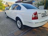Volkswagen Passat 2003 года за 1 900 000 тг. в Шымкент – фото 4