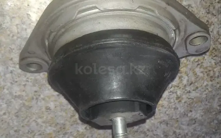 Подушка двигателя - Опора ДВС Audi 80 B4 (91-96)/(R) правая за 10 000 тг. в Алматы