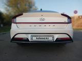 Hyundai Sonata 2022 года за 10 500 000 тг. в Алматы – фото 3