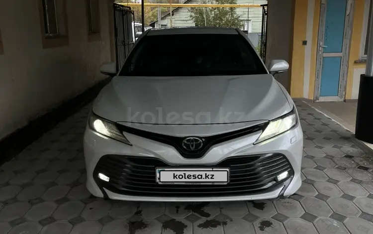 Toyota Camry 2019 года за 13 500 000 тг. в Алматы