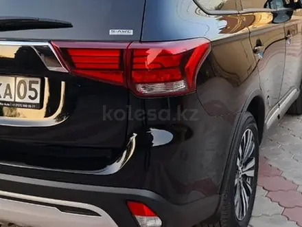 Mitsubishi Outlander 2020 года за 17 299 999 тг. в Алматы – фото 9