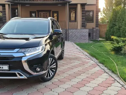 Mitsubishi Outlander 2020 года за 17 299 999 тг. в Алматы