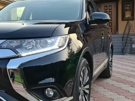 Mitsubishi Outlander 2020 года за 17 299 999 тг. в Алматы – фото 11