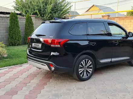 Mitsubishi Outlander 2020 года за 17 299 999 тг. в Алматы – фото 15