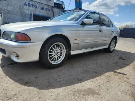 BMW 525 2001 года за 2 800 000 тг. в Караганда – фото 2