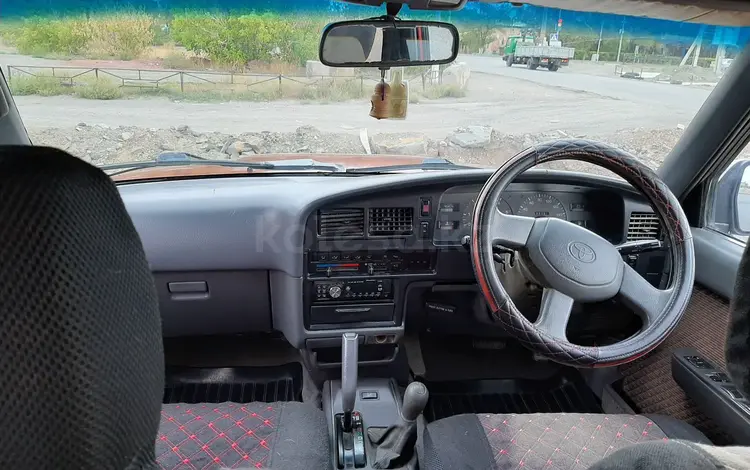 Toyota Hilux Surf 1994 годаүшін1 000 000 тг. в Жезказган