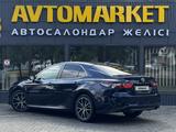 Toyota Camry 2021 годаүшін12 500 000 тг. в Уральск – фото 3