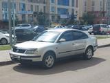 Volkswagen Passat 1998 годаfor2 300 000 тг. в Астана