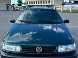 Volkswagen Passat 1994 годаүшін2 800 000 тг. в Тараз