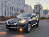 Volkswagen Touareg 2007 года за 4 900 000 тг. в Алматы – фото 2