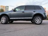 Volkswagen Touareg 2007 года за 4 990 000 тг. в Алматы – фото 4