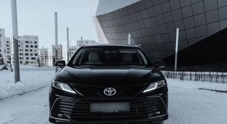 Toyota Camry 2023 года за 17 200 000 тг. в Астана