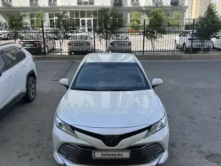 Toyota Camry 2021 года за 17 200 000 тг. в Актау