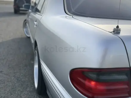 Mercedes-Benz E 320 2002 года за 4 900 000 тг. в Атырау – фото 7