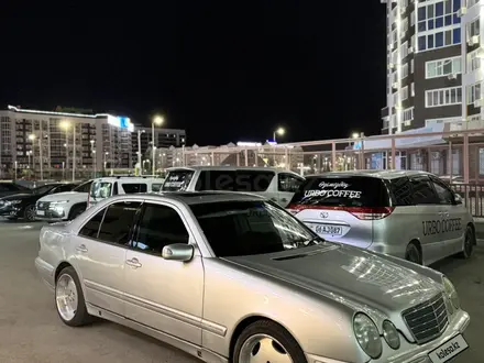 Mercedes-Benz E 320 2002 года за 4 900 000 тг. в Атырау – фото 3
