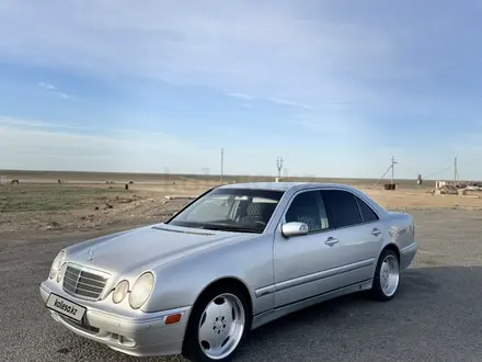 Mercedes-Benz E 320 2002 года за 4 900 000 тг. в Атырау – фото 5