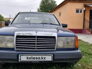 Mercedes-Benz E 230