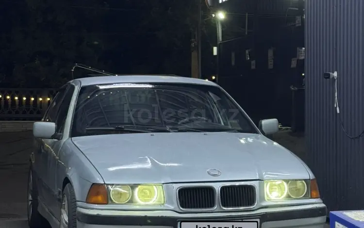 BMW 320 1996 года за 800 000 тг. в Астана