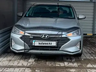Hyundai Elantra, 2019