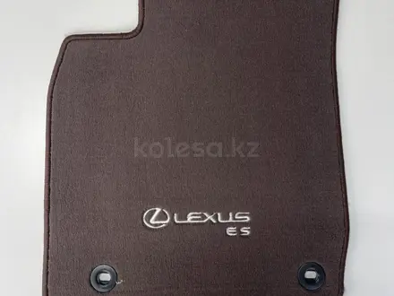 Оригинальный Коврик, полик для салона LEXUS ES за 35 000 тг. в Алматы – фото 2