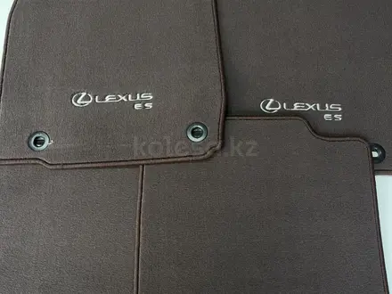 Оригинальный Коврик, полик для салона LEXUS ES за 35 000 тг. в Алматы