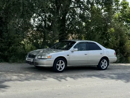 Toyota Camry 2000 года за 3 000 000 тг. в Жанаозен – фото 3