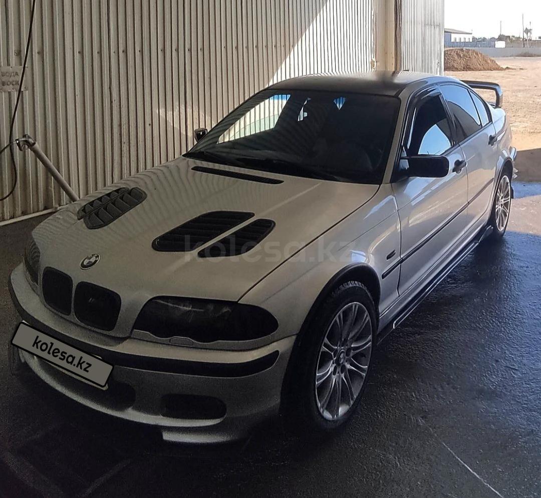 BMW 318 2001 г.