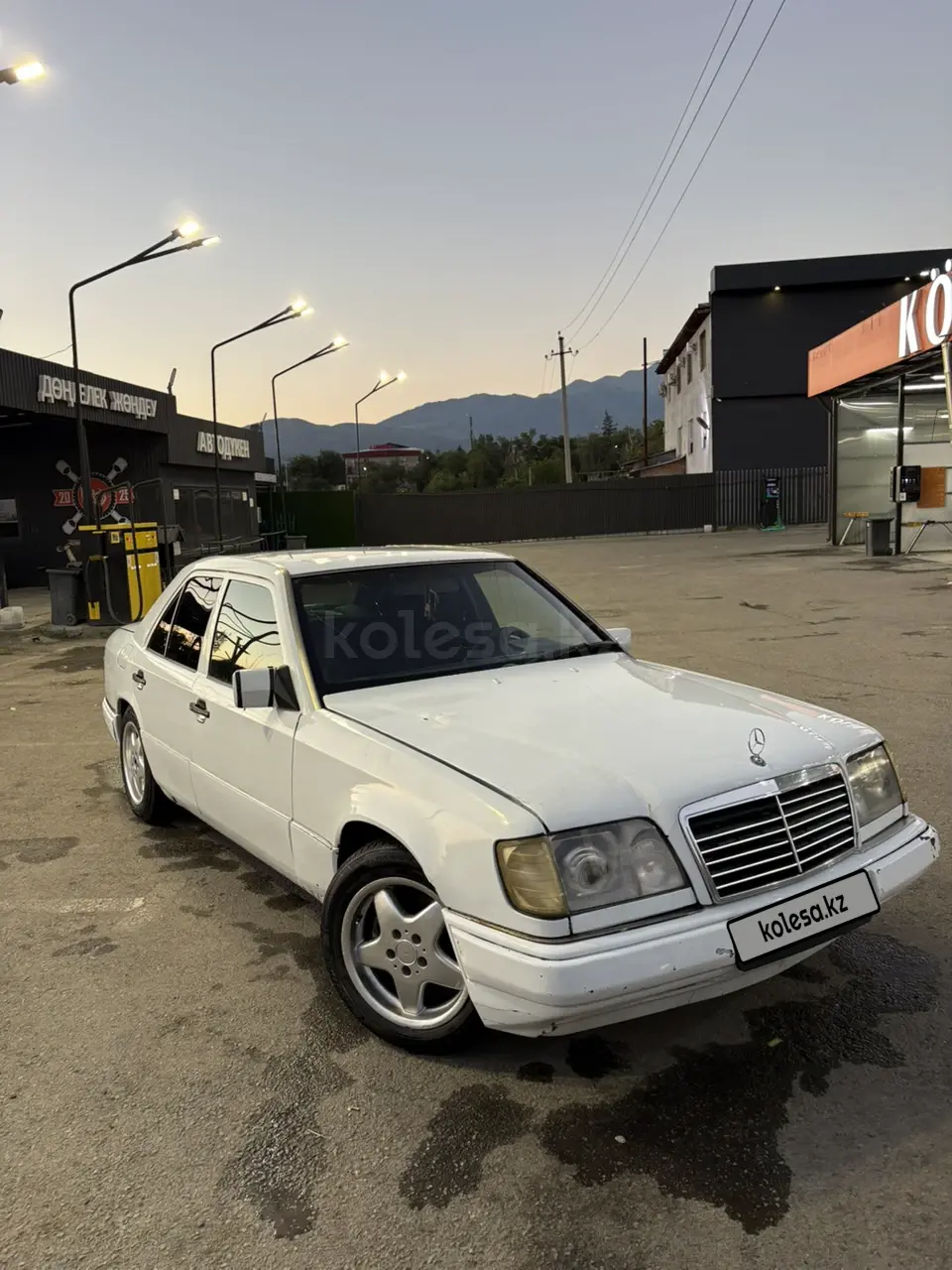 Mercedes-Benz E-Class, 1993
