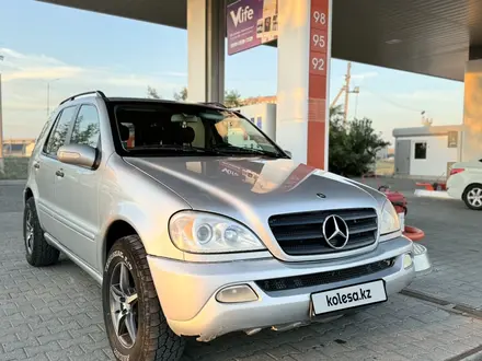 Mercedes-Benz ML 320 2002 года за 4 500 000 тг. в Атырау – фото 3