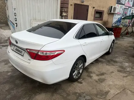 Toyota Camry 2016 года за 4 900 000 тг. в Атырау – фото 4