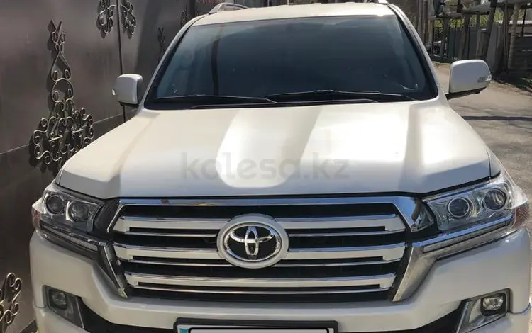 Toyota Land Cruiser 2018 годаүшін32 500 000 тг. в Атырау