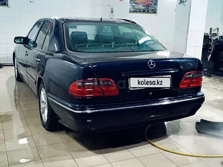 Mercedes-Benz E 200 2001 года за 3 200 000 тг. в Мерке – фото 4