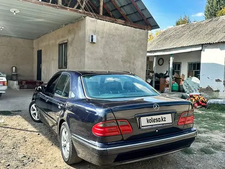 Mercedes-Benz E 200 2001 года за 3 200 000 тг. в Мерке – фото 7