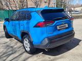 Toyota RAV4 2020 года за 13 200 000 тг. в Усть-Каменогорск – фото 2