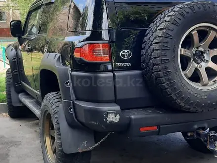 Toyota FJ Cruiser 2008 года за 14 200 000 тг. в Алматы – фото 3