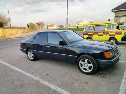 Mercedes-Benz E 200 1991 года за 2 000 000 тг. в Шымкент