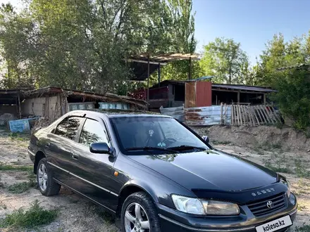 Toyota Camry 1997 года за 3 300 000 тг. в Жаркент – фото 2